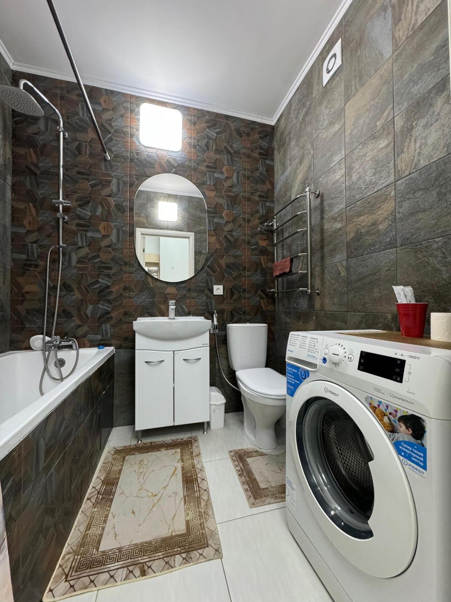 Двухкомнатная Квартира В Жк Арбат Almaty Eksteriør billede